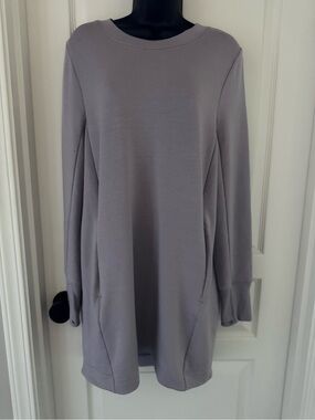 ATHLETA Long Sleeve TUNIC W/ Thumbholes in Soft Lavender Gray